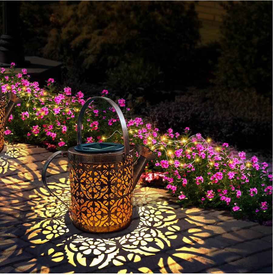 Enchantedcan™ | Solcelledrevet Vandfaldslampe Kobbertråd | Udendørs Dekoration Terrasse | Automatisk Tænd/Sluk | 8 Timer Lys | Energibesparende | Retro og Stilfuld Design | Unik Udendørs Belysning