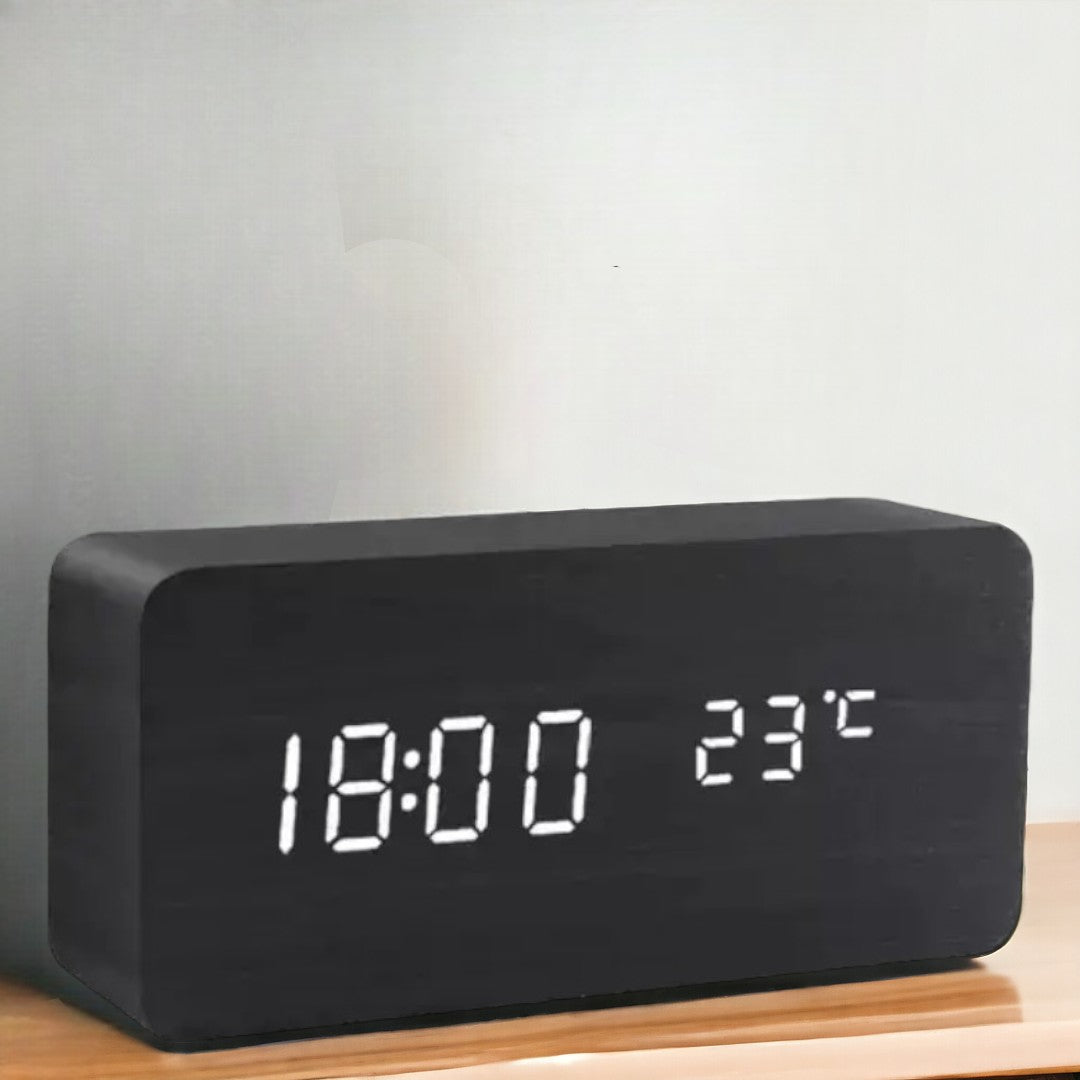 Trælook Vækkeur | LED Display | Stemmestyring | Temperaturvisning | Justerbar Lysstyrke | Op til 3 Alarmer | 7x15x4 cm | Ideel til Soveværelset