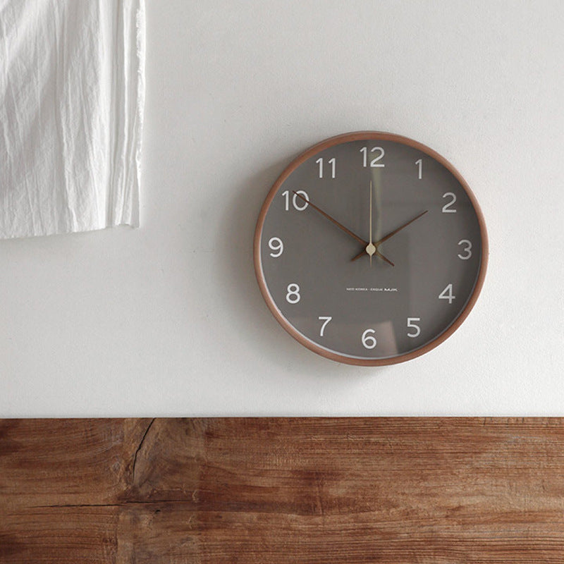 TimberTime Vægur i Ægte Træ | Minimalistisk Design | Moderne Kvarts Urværk | Nordisk Stil | Perfekt til Stue, Kontor, Soveværelse | To Stilfulde Farver Grå og Hvid | Nøjagtig Tidtagning | Let Montering