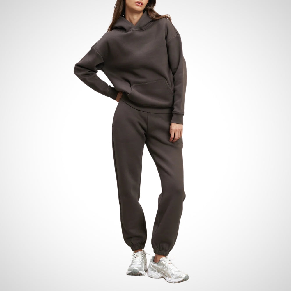 Urban Jogger Set til kvinder | Blød bomuldstræningsdragt med hoodie og joggingbukser | Justerbar hætte & kængurulomme | Elastisk taljebånd & sidelommer | Fås i trendy farver | Alsidig aktivbeklædning