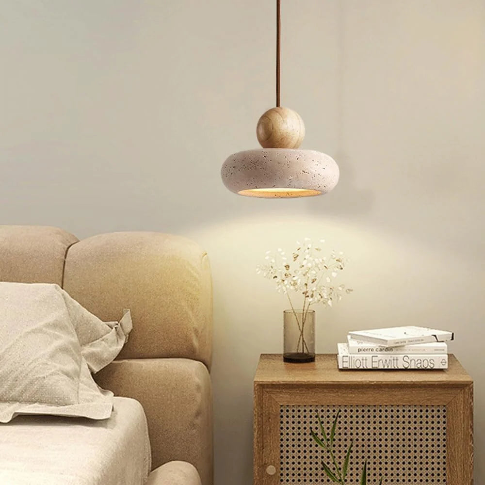 Alvione Bauhaus Lampe | Natursten Travertin | Moderne Design | LED Lys | Træbase | Varm Belysning