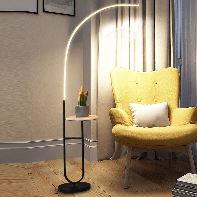 Raventina | Moderne gulvlampe med integreret bordplade | Stilfuldt design | Effektiv belysning | Holdbar konstruktion | Ideel til opholdsrum & soveværelse