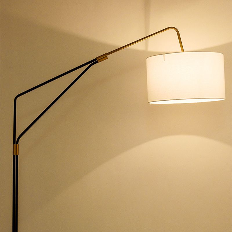 Soventina | Stilren gulvlampe | Modernistisk design | Effektiv belysning | Stabil base | Materialer af høj kvalitet | Elegant look til stue, soveværelse, kontor | Læselampe | Stemningsbelysning | Holdbar konstruktion