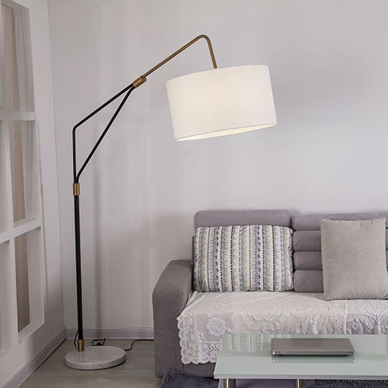 Soventina | Stilren gulvlampe | Modernistisk design | Effektiv belysning | Stabil base | Materialer af høj kvalitet | Elegant look til stue, soveværelse, kontor | Læselampe | Stemningsbelysning | Holdbar konstruktion