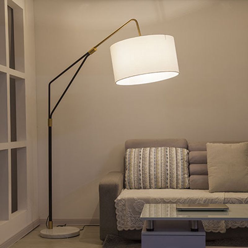Soventina | Stilren gulvlampe | Modernistisk design | Effektiv belysning | Stabil base | Materialer af høj kvalitet | Elegant look til stue, soveværelse, kontor | Læselampe | Stemningsbelysning | Holdbar konstruktion