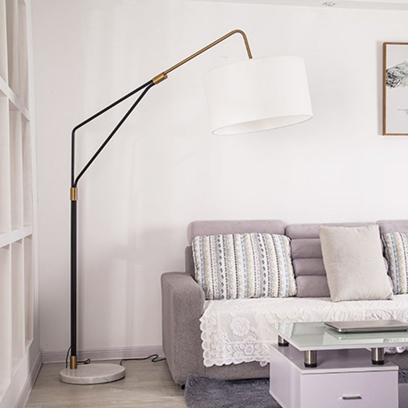 Soventina | Stilren gulvlampe | Modernistisk design | Effektiv belysning | Stabil base | Materialer af høj kvalitet | Elegant look til stue, soveværelse, kontor | Læselampe | Stemningsbelysning | Holdbar konstruktion