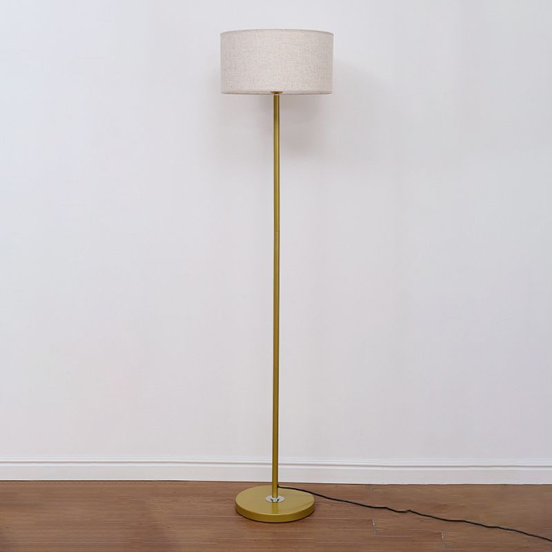 Calvianne | Moderne gulvlampe | Stilfuldt design | Robust konstruktion | Kvalitetsmaterialer | Fremragende belysning | Minimalistisk indretning | Ideel til stue, soveværelse, kontor