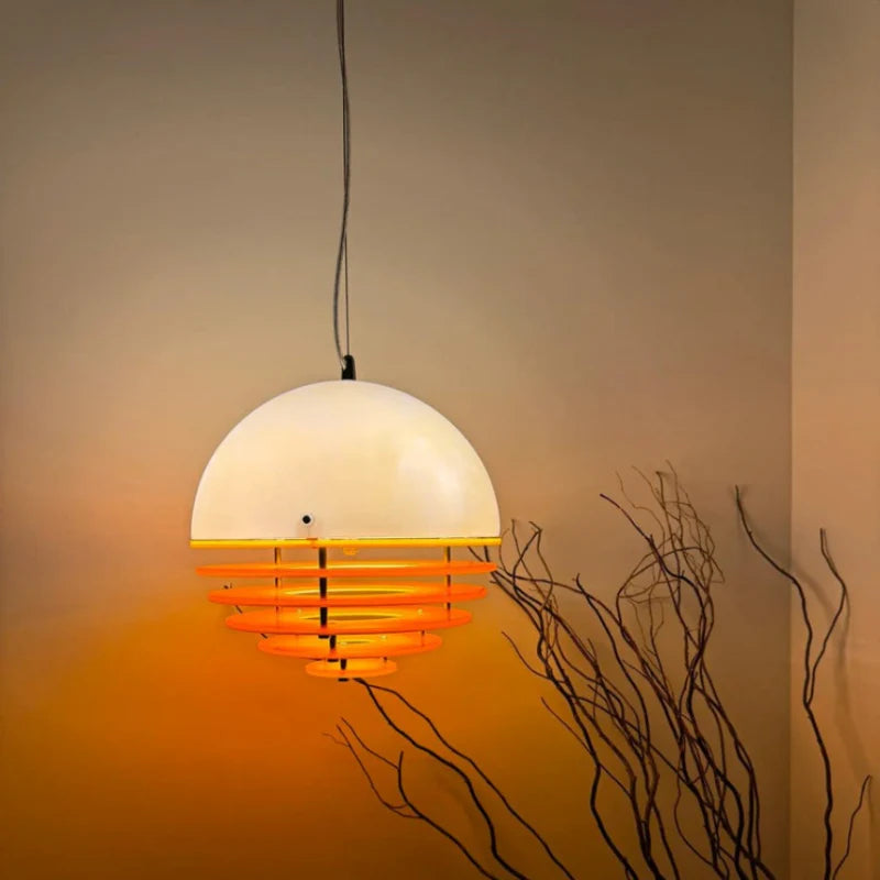 Hrafen Loftlampe | Glas Pendel | Unik Dome Design | Orange og Hvid | Elegant Atmosfære | E27 Fatning | Moderne Belysning | Akryl og Metal | 110-240V | Til Stue, Kontor, Café | IP20