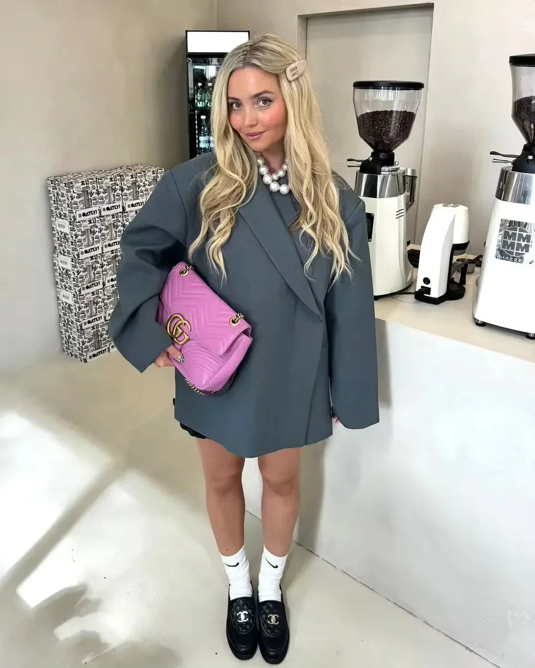 Zoey Jakke | Trendy Oversized Look | Unik Twist | Høj kvalitetsmateriale og Komfort | Alsidig til Hverdags- og Forretningsbrug | Flere Farver og Størrelser | Perfekt til Modebevidste Kvinder