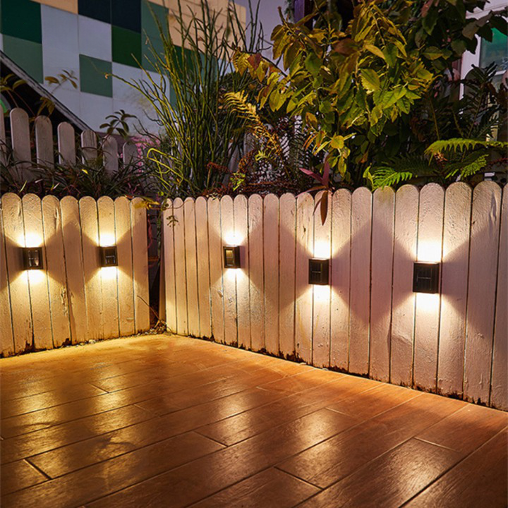 LED-væglampe solcelledrevet | Trådløs udendørsbelysning | Atmosfærisk belysning | Vandtæt IP65 | Automatisk tænd/sluk | Energibesparende | Lange lysperioder | Ingen ledninger | Terrasse og have |