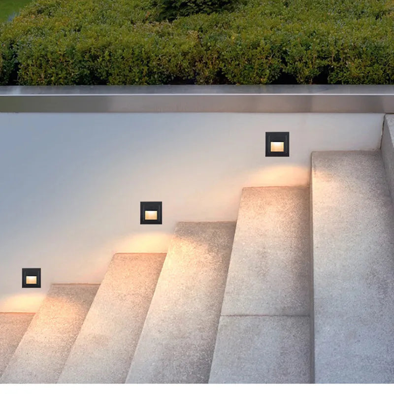 Luminoir | LED Væglampe til Trapper | Elegant og Funktionel Belysning | Sikkerhed og Stil | Nem Installation | Holdbare Materialer | Indendørs/udendørs | 40 LED Lys | 10 Meter | Moderne Design