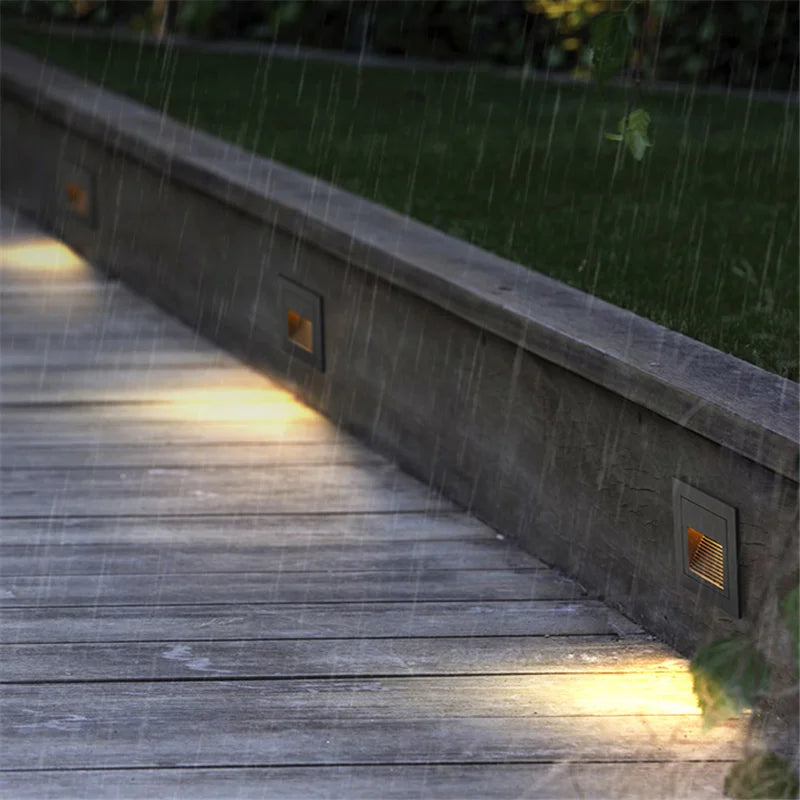 Luminoir | LED Væglampe til Trapper | Elegant og Funktionel Belysning | Sikkerhed og Stil | Nem Installation | Holdbare Materialer | Indendørs/udendørs | 40 LED Lys | 10 Meter | Moderne Design