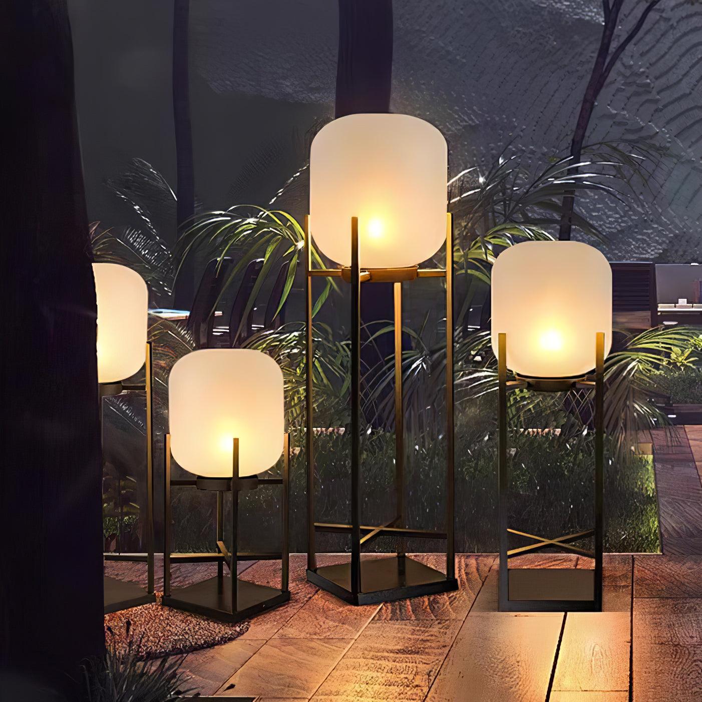 Udendørs solcelledreven standerlampe | Rustfrit stål og glas | IP65 vandtæt | Indbygget LED | Automatisk opladning og tænd/sluk | Perfekt til have, terrasse og stier | Elegant belysning til natten
