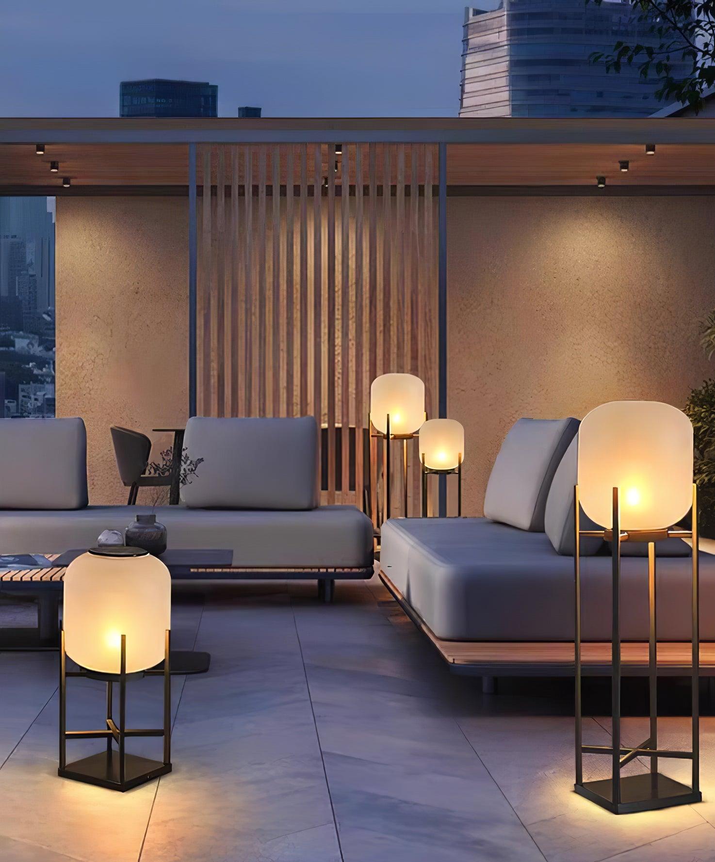 Udendørs solcelledreven standerlampe | Rustfrit stål og glas | IP65 vandtæt | Indbygget LED | Automatisk opladning og tænd/sluk | Perfekt til have, terrasse og stier | Elegant belysning til natten