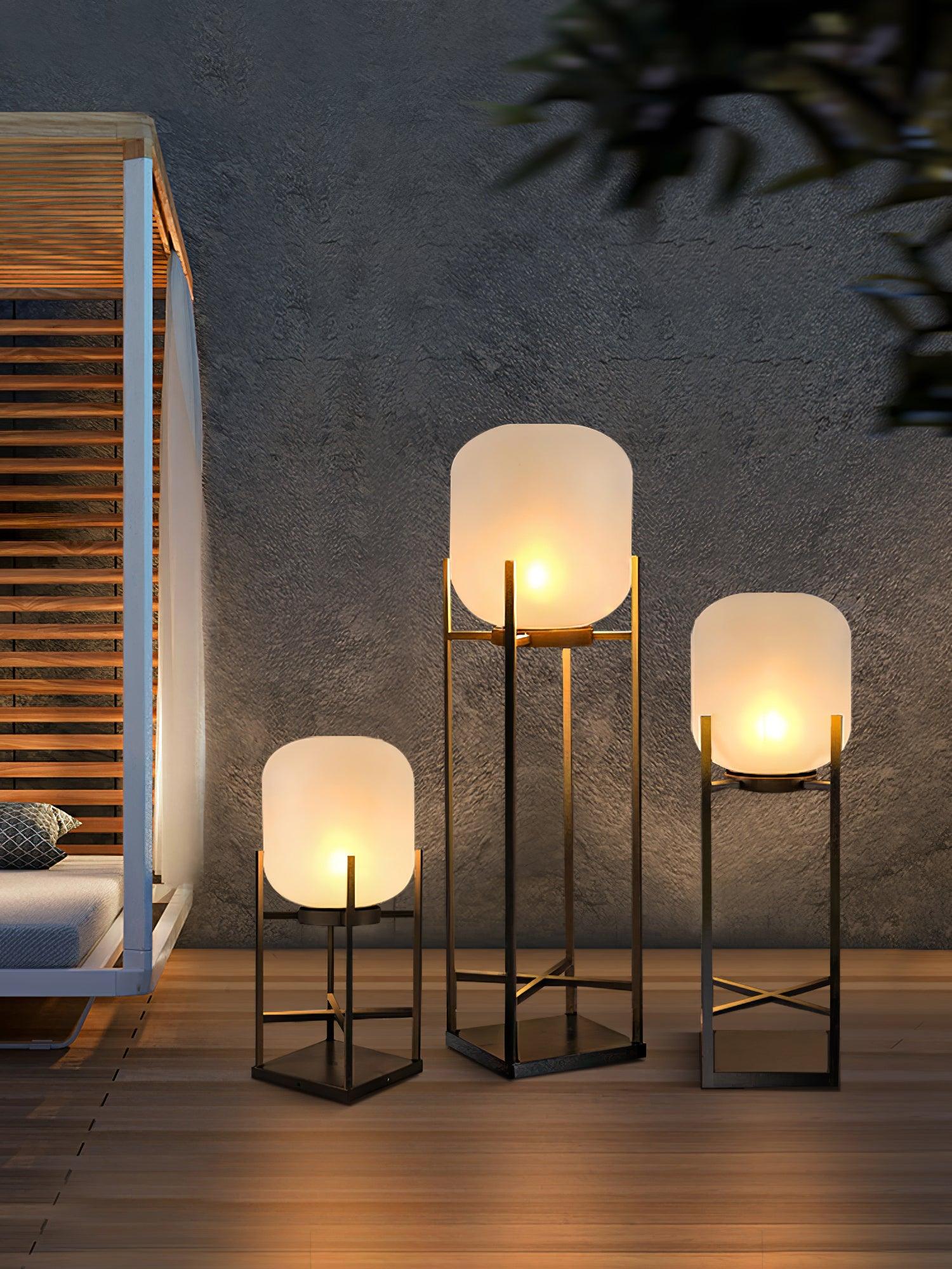 Udendørs solcelledreven standerlampe | Rustfrit stål og glas | IP65 vandtæt | Indbygget LED | Automatisk opladning og tænd/sluk | Perfekt til have, terrasse og stier | Elegant belysning til natten