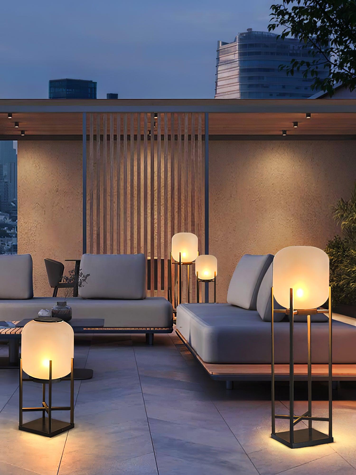 Udendørs solcelledreven standerlampe | Rustfrit stål og glas | IP65 vandtæt | Indbygget LED | Automatisk opladning og tænd/sluk | Perfekt til have, terrasse og stier | Elegant belysning til natten