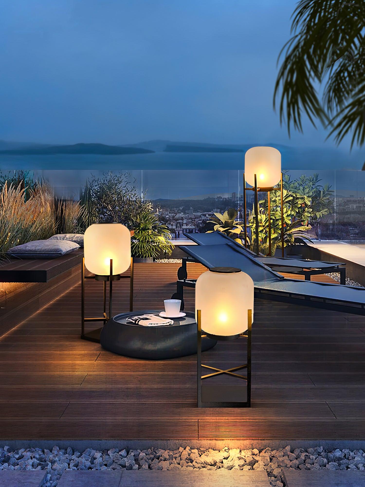 Udendørs solcelledreven standerlampe | Rustfrit stål og glas | IP65 vandtæt | Indbygget LED | Automatisk opladning og tænd/sluk | Perfekt til have, terrasse og stier | Elegant belysning til natten