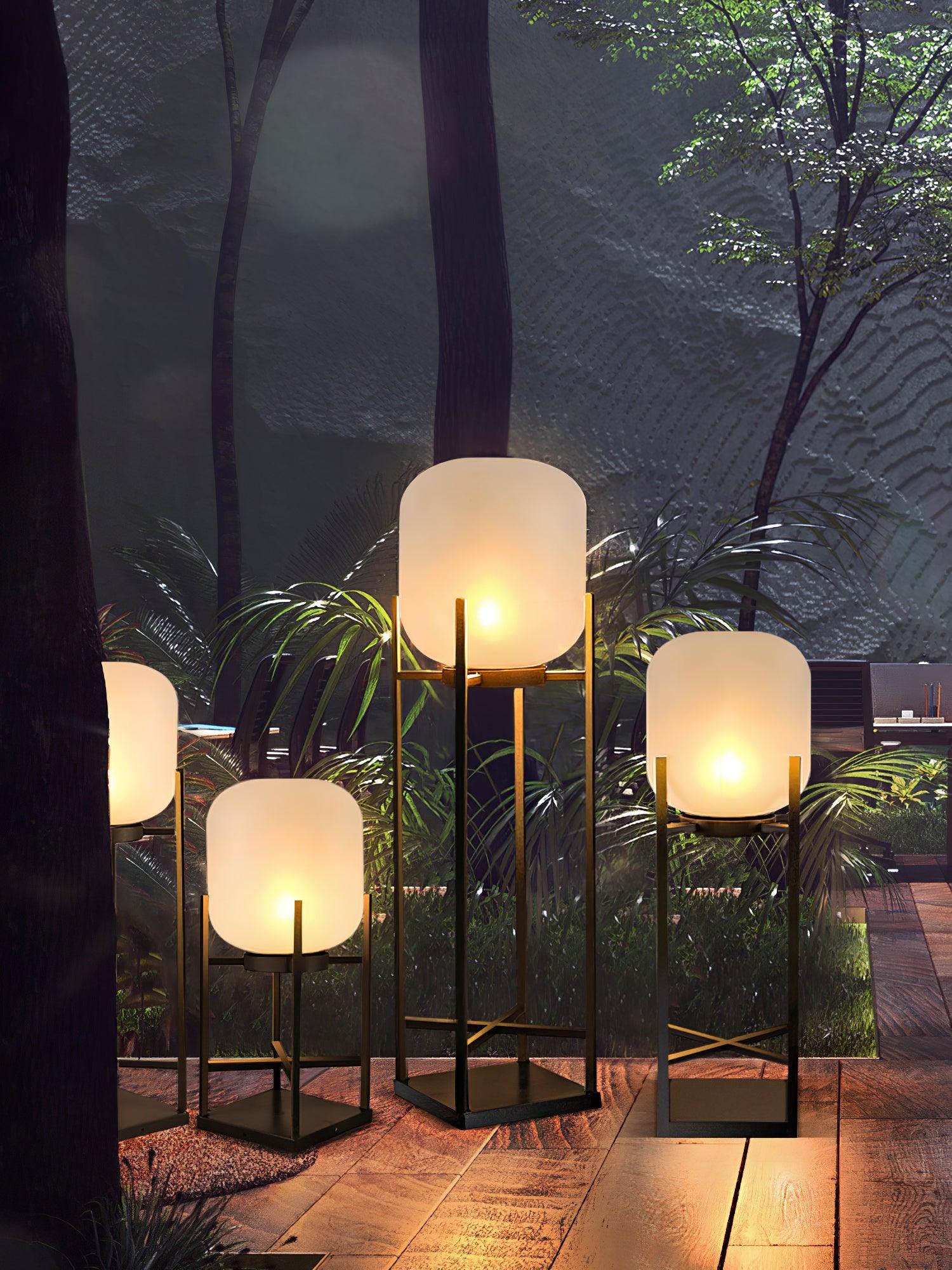 Udendørs solcelledreven standerlampe | Rustfrit stål og glas | IP65 vandtæt | Indbygget LED | Automatisk opladning og tænd/sluk | Perfekt til have, terrasse og stier | Elegant belysning til natten