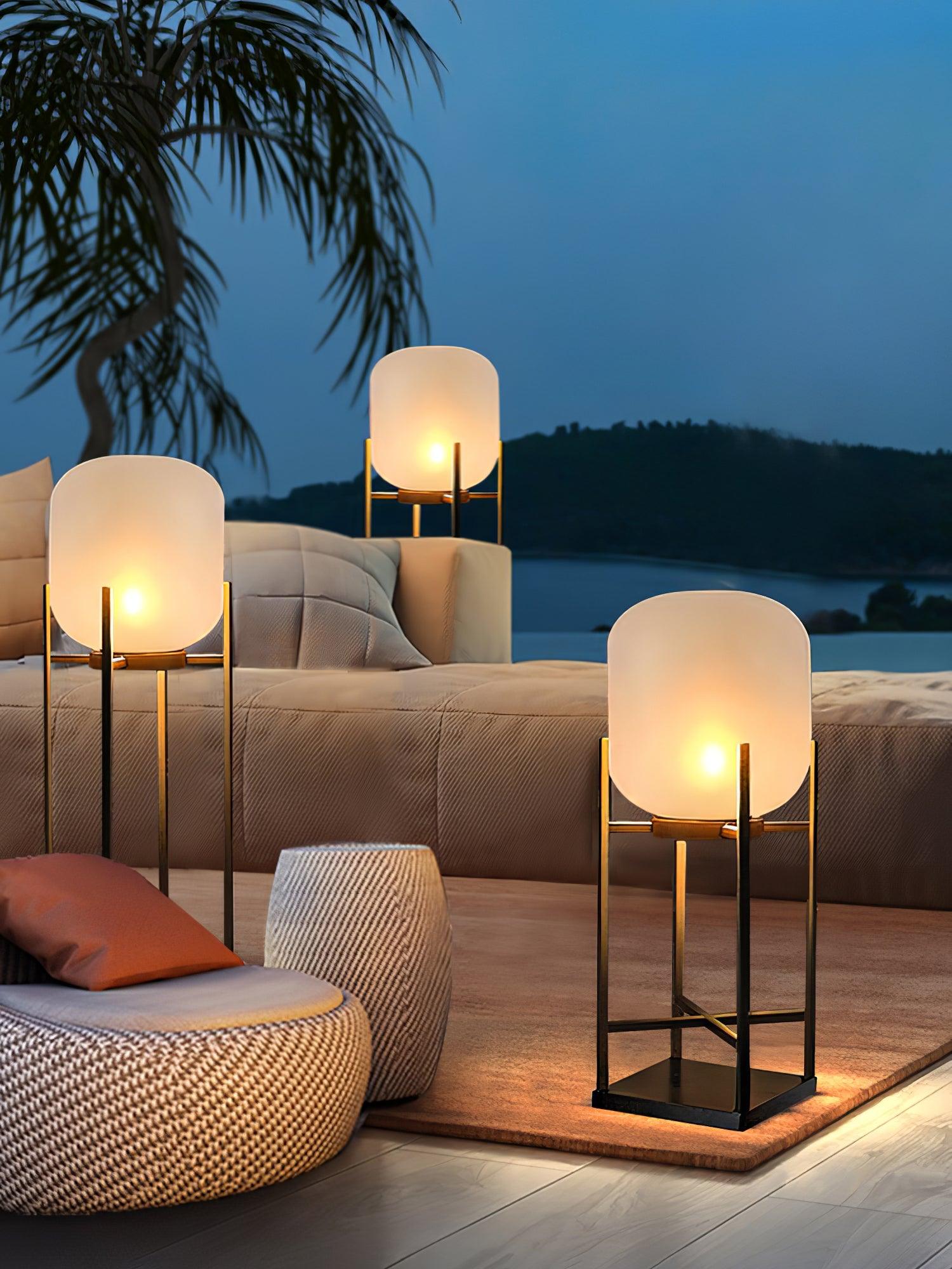 Udendørs solcelledreven standerlampe | Rustfrit stål og glas | IP65 vandtæt | Indbygget LED | Automatisk opladning og tænd/sluk | Perfekt til have, terrasse og stier | Elegant belysning til natten
