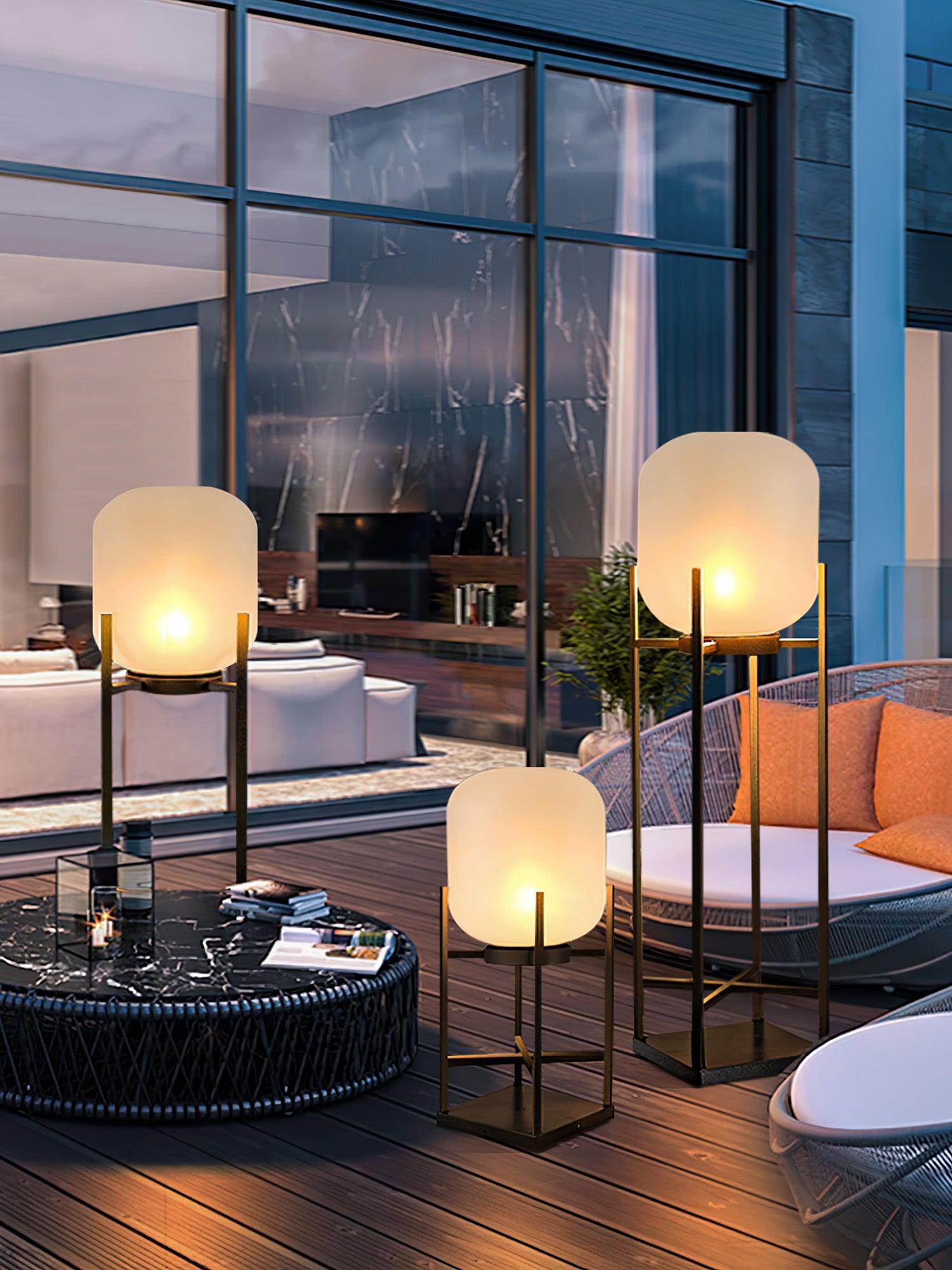 Udendørs solcelledreven standerlampe | Rustfrit stål og glas | IP65 vandtæt | Indbygget LED | Automatisk opladning og tænd/sluk | Perfekt til have, terrasse og stier | Elegant belysning til natten