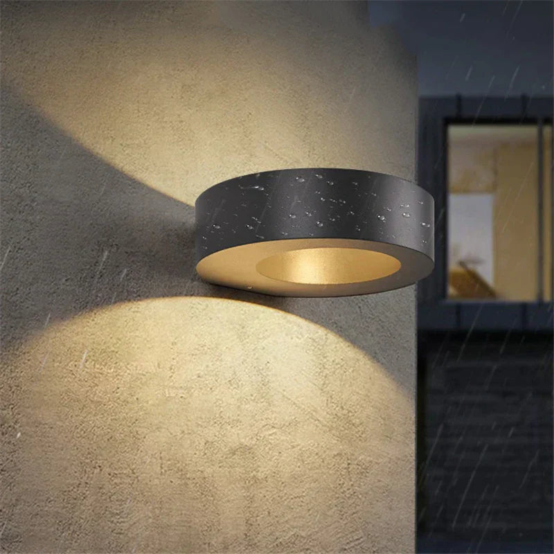 LumiKolom | Elegant Aluminiumslampe | Indendørs & Udendørs | Moderne & Dekorativ | Skaber Hyggelig Atmosfære | Slidstærkt Design | 50cm Højde | Ideel Til Hjemmet | Varm Belysning