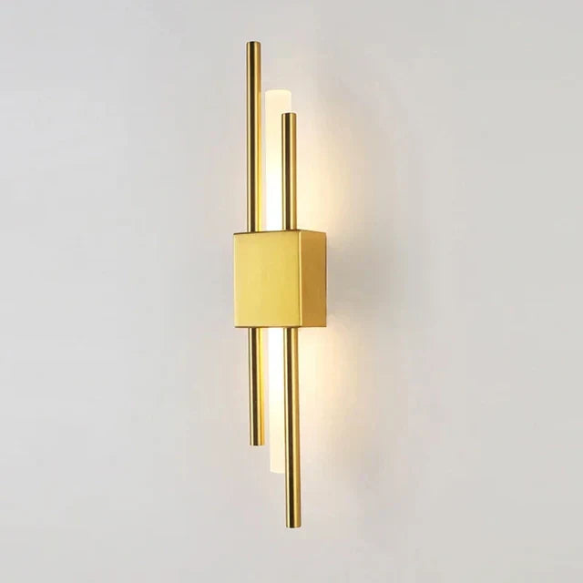 LightLuxe | LED Væglampe med Slankt Design | USB Opladning | 30x15x5 cm | Varm Hvid 3000K | Effektiv 10W | Aluminium Finish | Nem Installation | Lang Levetid 50.000 Timer | Spænding 220-240V