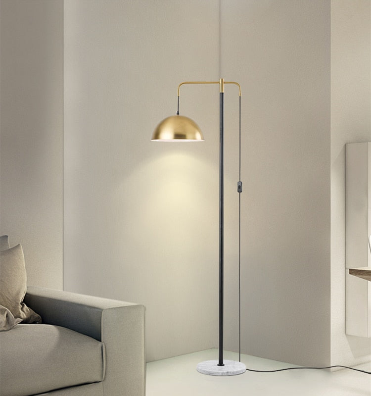 Moderne Avorena | Gulvlampe med Marmorbase | Minimalistisk Design | Effektiv Belysning | Robust Konstruktionsmateriale | Ideel til Stue, Soveværelse eller Arbejdsplads | Høj Kvalitet