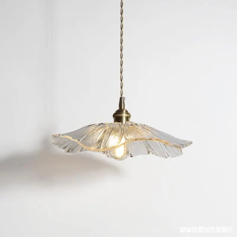 LuminousFlower | Blomsterformet Loftbelysning | Glassten Materiale | 220V | Elegant Design | Naturlig Skønhed | Varmt Lys | Hjemdekor | Indendørs Lampe | Fortryllende Atmosfære | Moderne Indretning