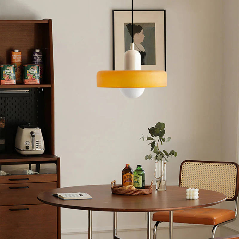 Skandinavisk Design | Håndlavet Glaspendel | Moderne Hængelampe | Justerbar Højde | Elegant Hvid, Orange eller Grøn Finish | Velegnet til Spise- og Dagligstuer