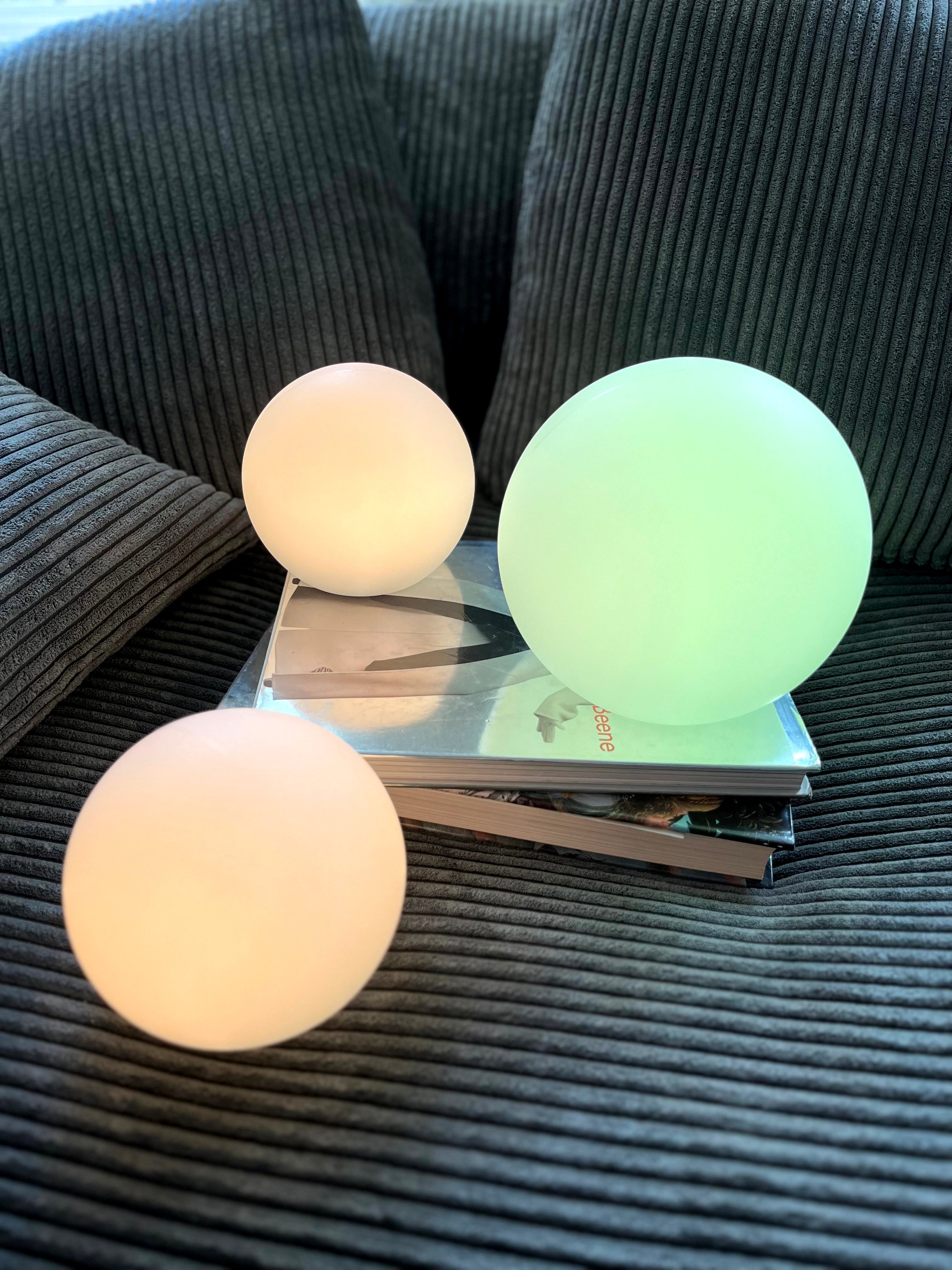 LumiGlow LED Lampe | Trådløs & Genopladelig | 16 Farver | Vandtæt PVC | Op til 10 Timer Brugstid | USB Opladning | Indendørs & Udendørs Brug