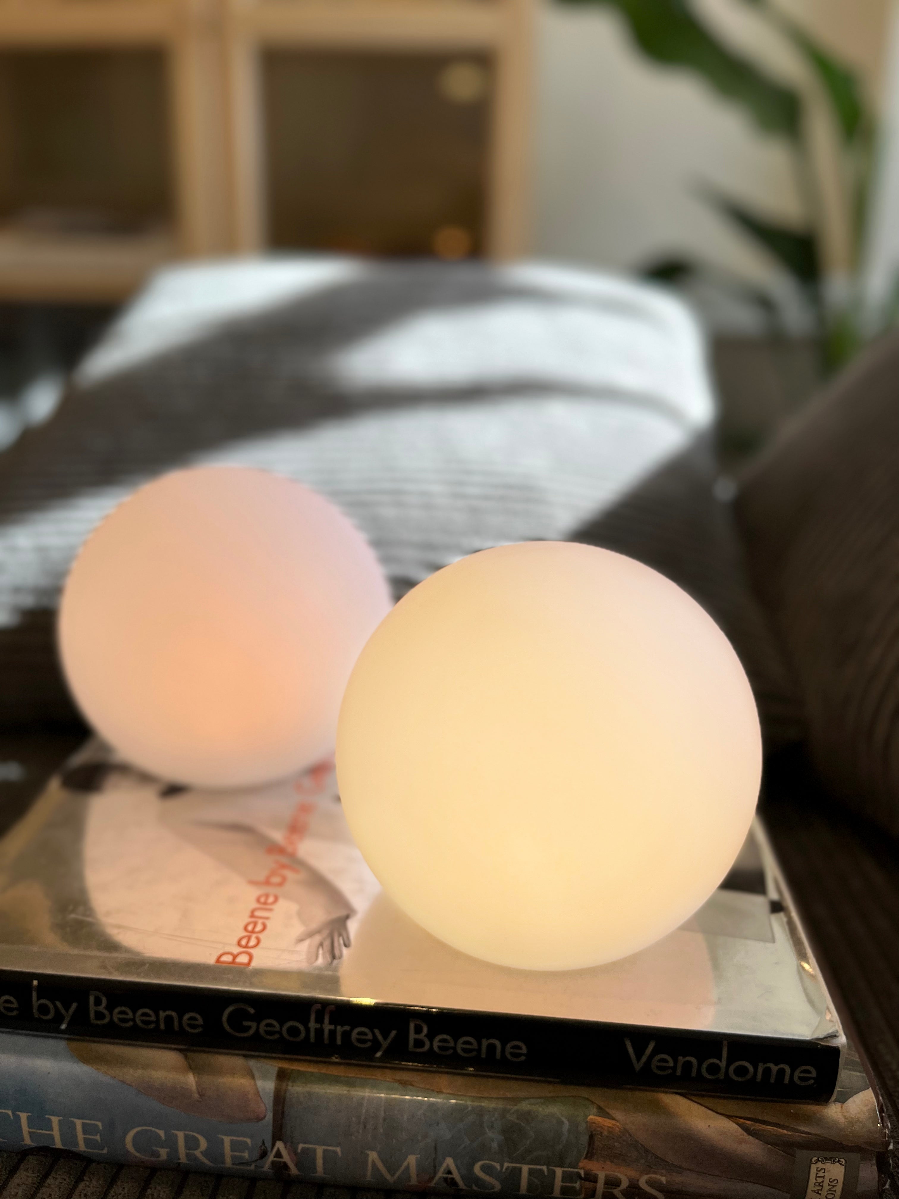 LumiGlow LED Lampe | Trådløs & Genopladelig | 16 Farver | Vandtæt PVC | Op til 10 Timer Brugstid | USB Opladning | Indendørs & Udendørs Brug