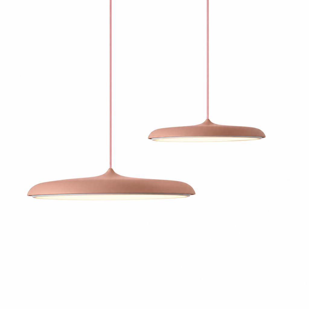 Moderne LED hængelampe til spisestue | Stilfuldt design i metal | Velegnet til forskellige interiørstilarter | Runde loftroser | Fås i blå, pink,