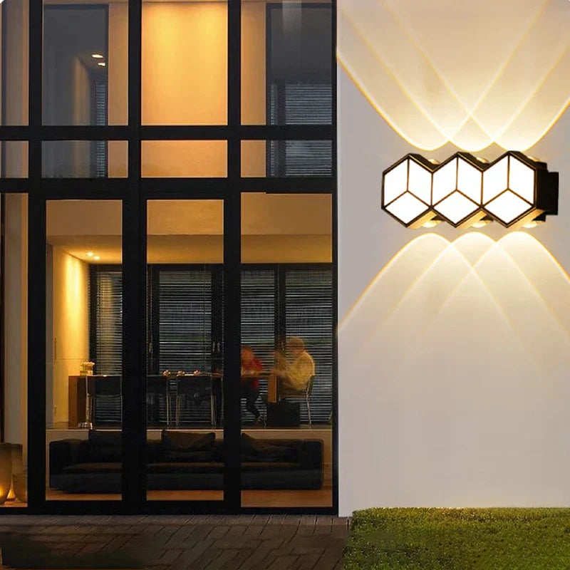 StormShield | Vejrbestandig IP65 LED Væglampe | Udendørs Belysning | For Have, Terrasse & Indkørsel | Holdbar & Nem Installation | Fås i 6W, 9W & 12W