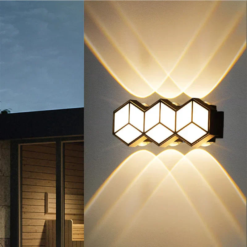 StormShield | Vejrbestandig IP65 LED Væglampe | Udendørs Belysning | For Have, Terrasse & Indkørsel | Holdbar & Nem Installation | Fås i 6W, 9W & 12W