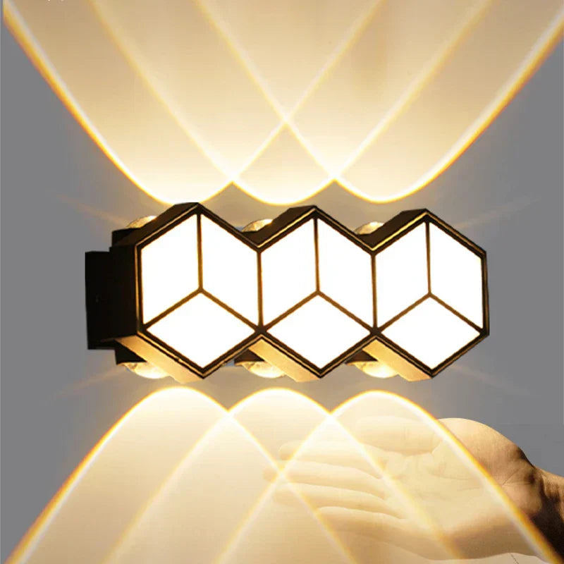 StormShield | Vejrbestandig IP65 LED Væglampe | Udendørs Belysning | For Have, Terrasse & Indkørsel | Holdbar & Nem Installation | Fås i 6W, 9W & 12W