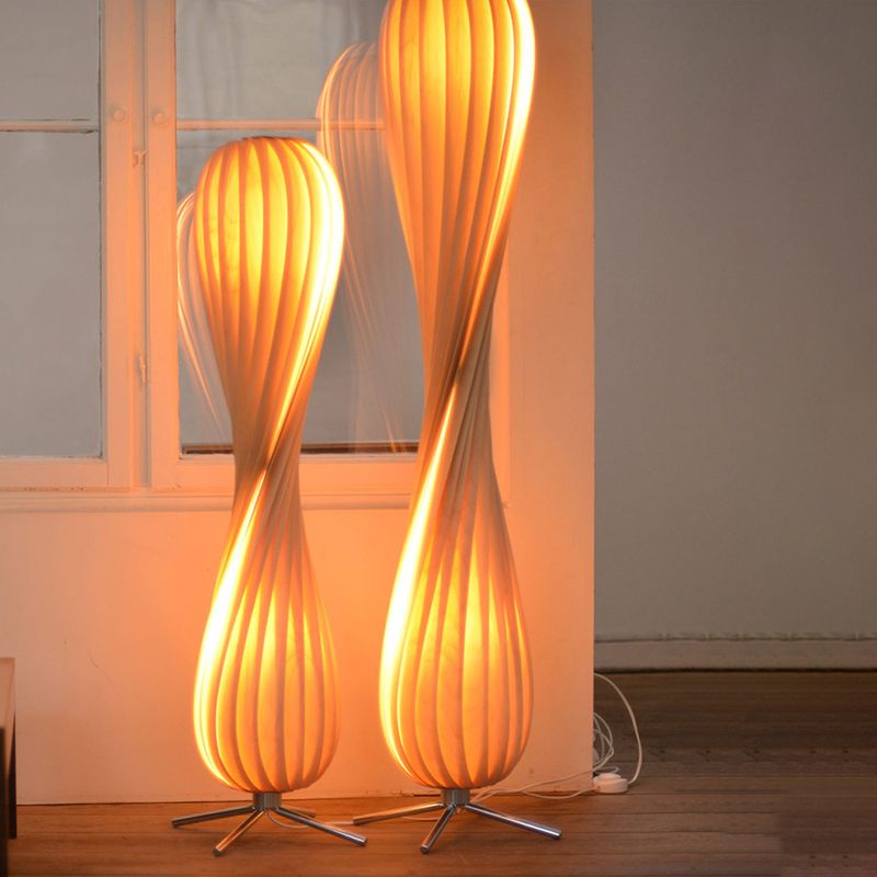 Fervetta | Unik Design Gulvlampe | Elegant Moderne | Snoet Look | Varme Blikfang | Passer til Stue Soveværelse Kontor | Nem Installation | Høj Kvalitet Holdbar Konstruktion | Effektiv Belysning | Dekorativ Atmosfære