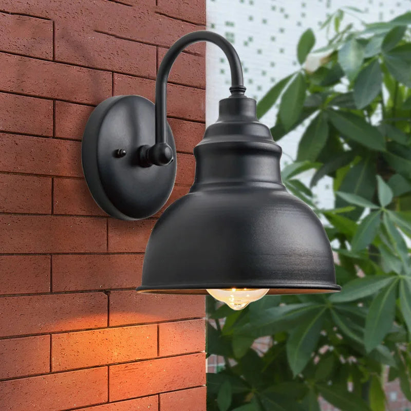 Vandtæt Væglampe | Vintage Design | RetroLicht fra Luminoir | Ideel til Terrasse og Have | Klassisk Stil | Tidsløs Elegance | LED Belysning | Indendørs og Udendørs Brug | 22x24 cm | Nostalgisk Touch