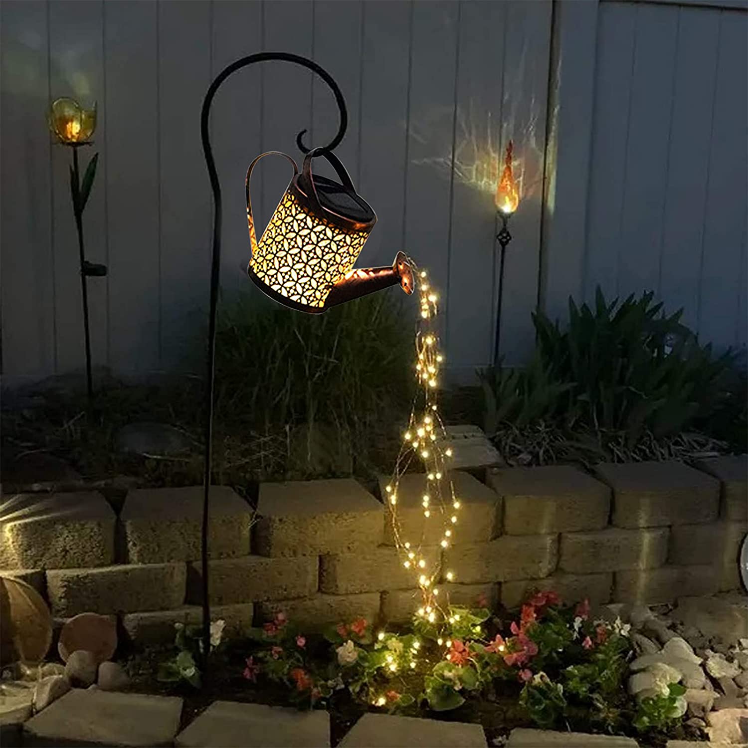 Enchantedcan™ | Solcelledrevet Vandfaldslampe Kobbertråd | Udendørs Dekoration Terrasse | Automatisk Tænd/Sluk | 8 Timer Lys | Energibesparende | Retro og Stilfuld Design | Unik Udendørs Belysning