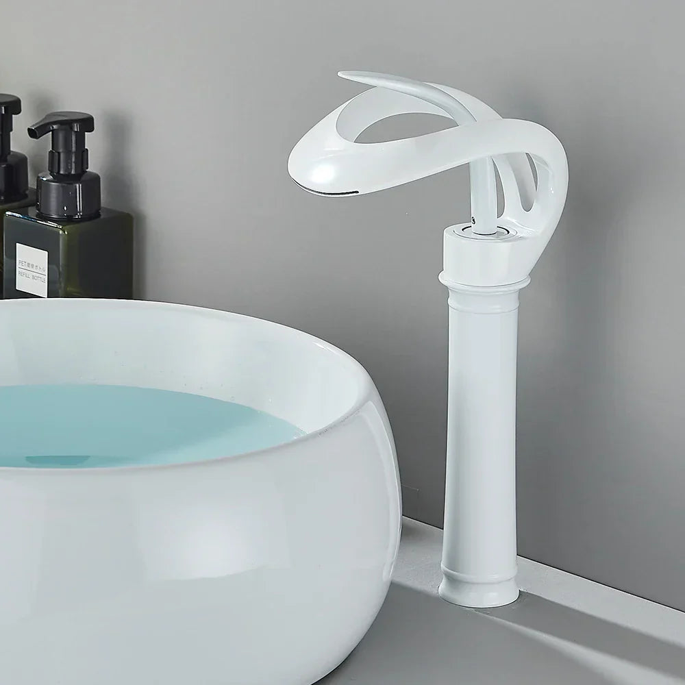 StreamPure | Rustfrit Stål Vandhane | Elegant Design | Nem Installation | Moderne Badeværelsesløsning