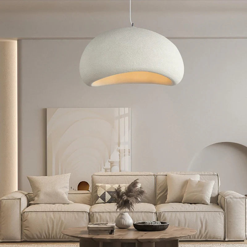 Serenith Pendel Lampe | Wabi-Sabi Design | Harpiks & Polystyren | Domeformet | Hvid & Grå | E27 Fatning | Max 40W | Blødt Lys | Æstetisk Appeal | Til Spisestue, Stue, Soveværelse, Detailhandel