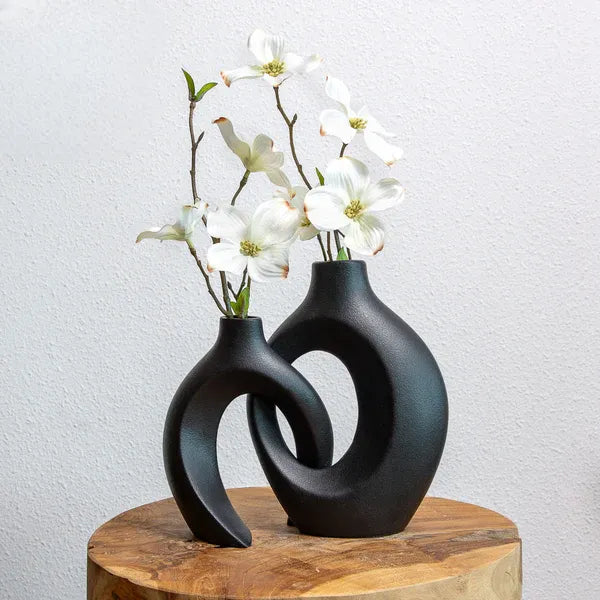 Gleora Keramisk Elegance | Sammenflettet Design | Perfekt til Blomsterarrangementer | Tidssløs Skønhed | Dekorativt Element til Hjemmet