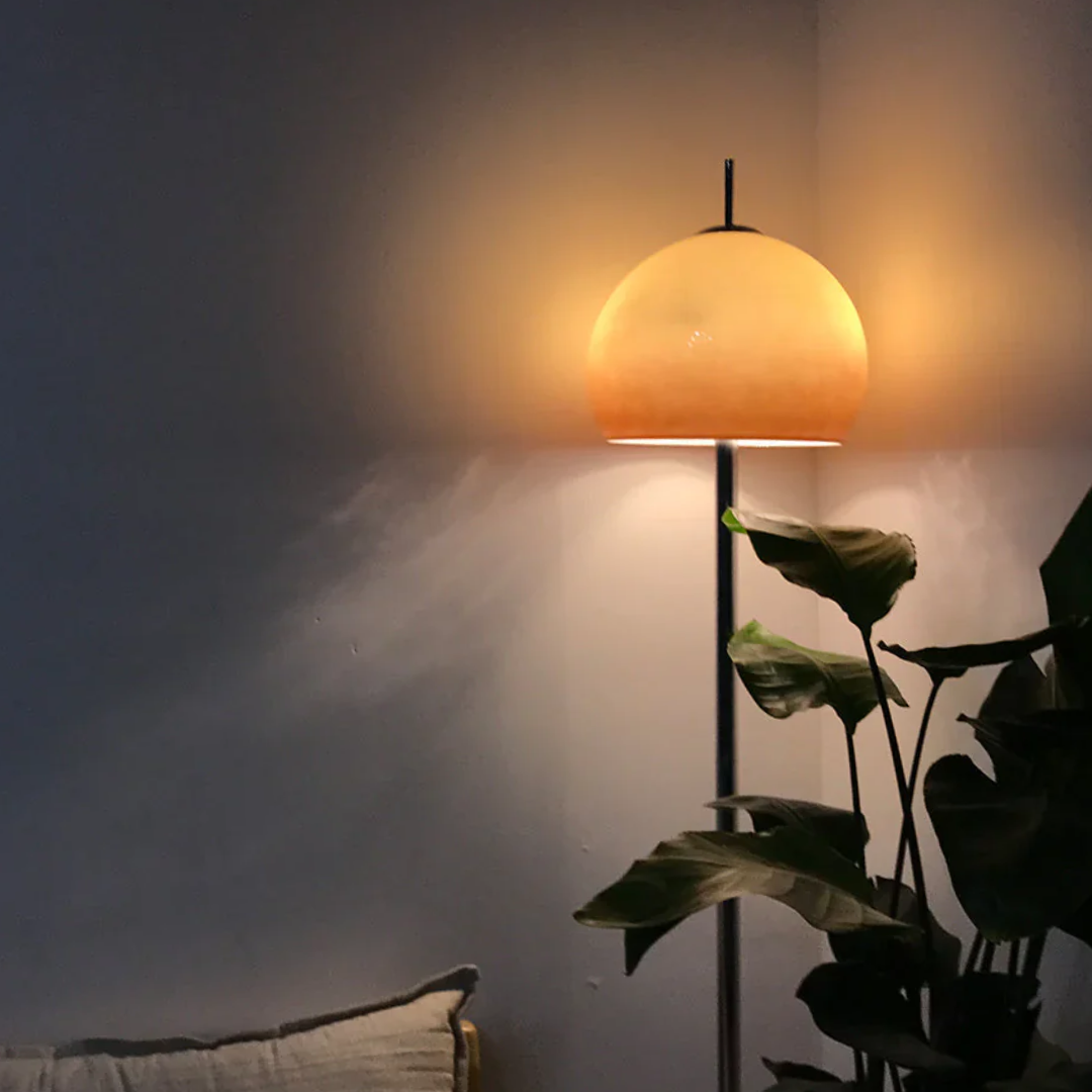 Salgado | Moderne gulvlampe | Slank profil | Holdbare materialer | Effektiv belysning | Perfekt til stue, soveværelse eller kontor | Stilfuldt design