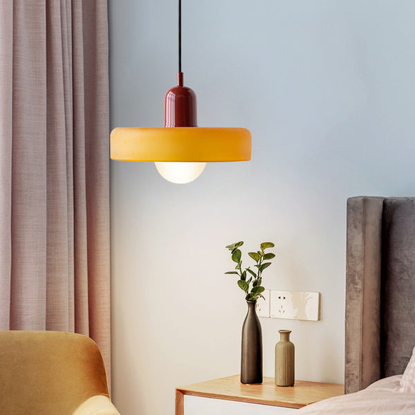 Bauhaus pendel | Farvet glas | Moderne design | Energibesparende lyskilde | Funktionel elegance | Ideel til stue og spisestue | Livlig touch | Elegant detaljeret belysning | Alsidig og stilfuld lampe