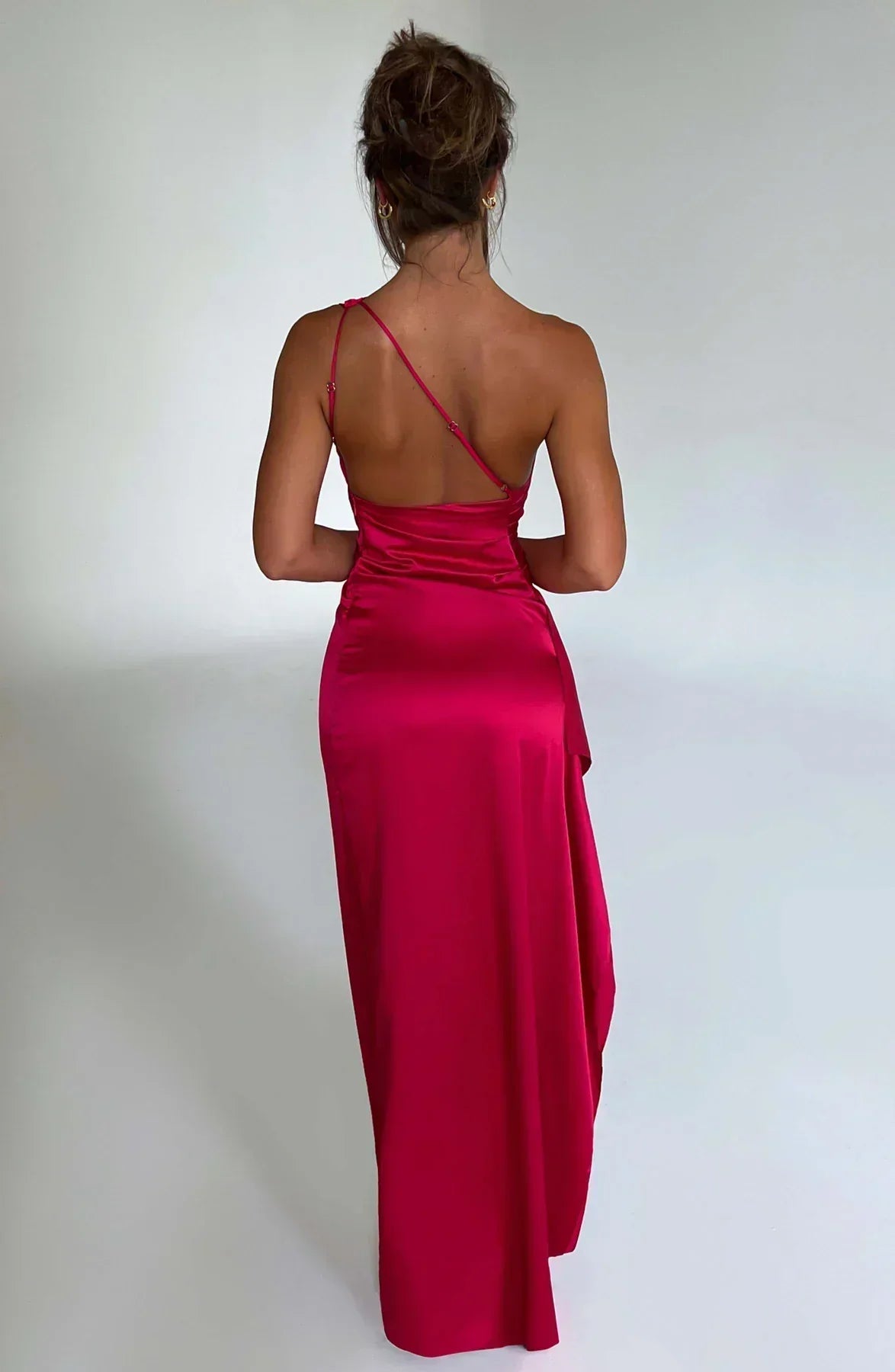 Skulderløs satinkjole til kvinder | Belle Couture | Elegant Split | Slimfit Design | Luksuriøse Materialer | Til Festlige Anledninger