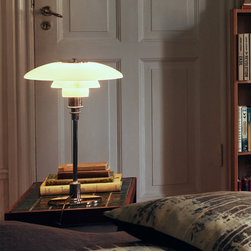 Designerlampe i jern og glas | Nordisk bordbelysning med LED | Moderne design | Dæmpbar lyskilde | E27 sokkel | Skandinavisk stil | Ideel til moderne indretning | Varm atmosfære | AC 90-260V