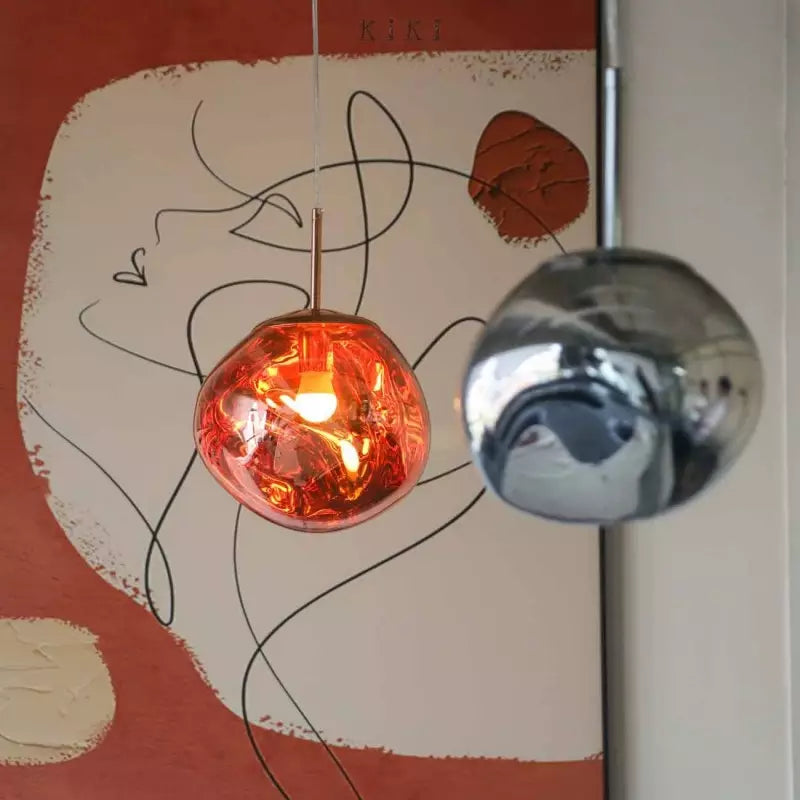 Eksklusiv Melt lampe | Unikt design | Varme farver | Poleret metal | E27 fatning | Kunstnerisk belysning