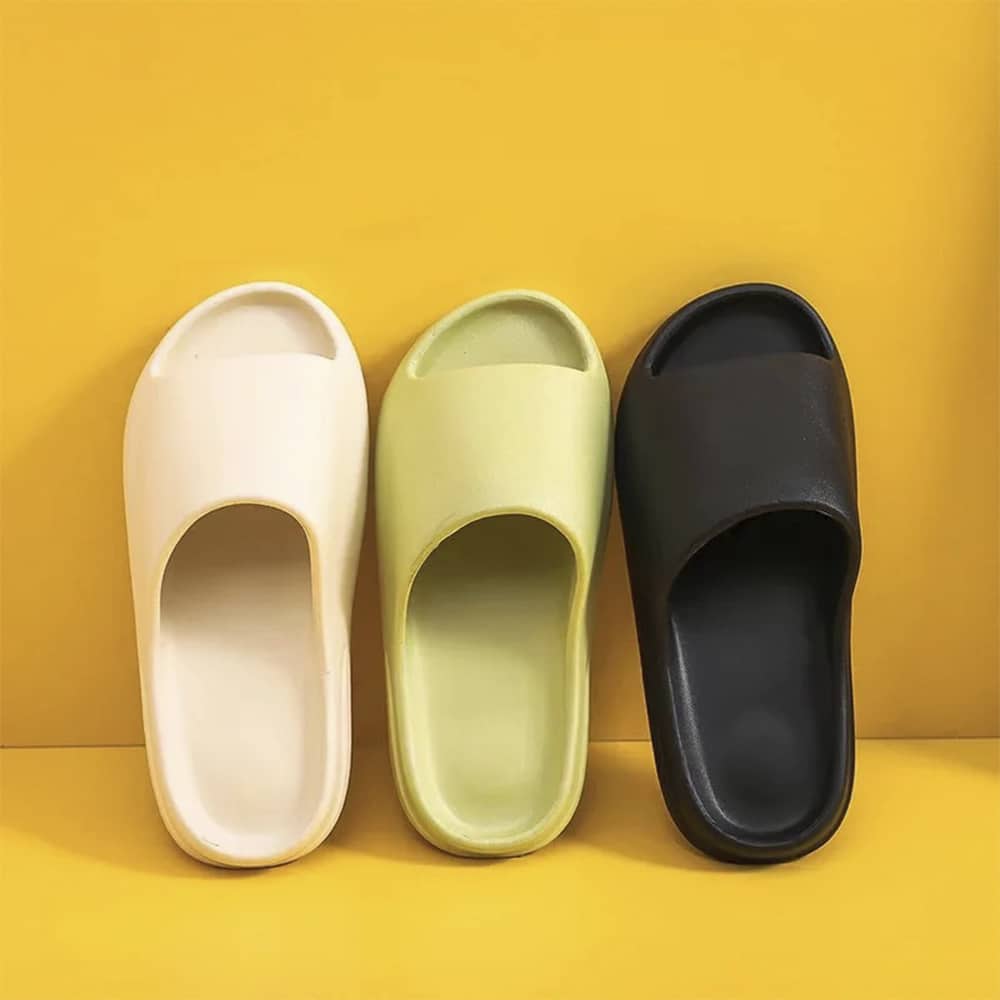 Slippers / Tøfler - Bløde og skridsikre - sort, grøn eller hvid -