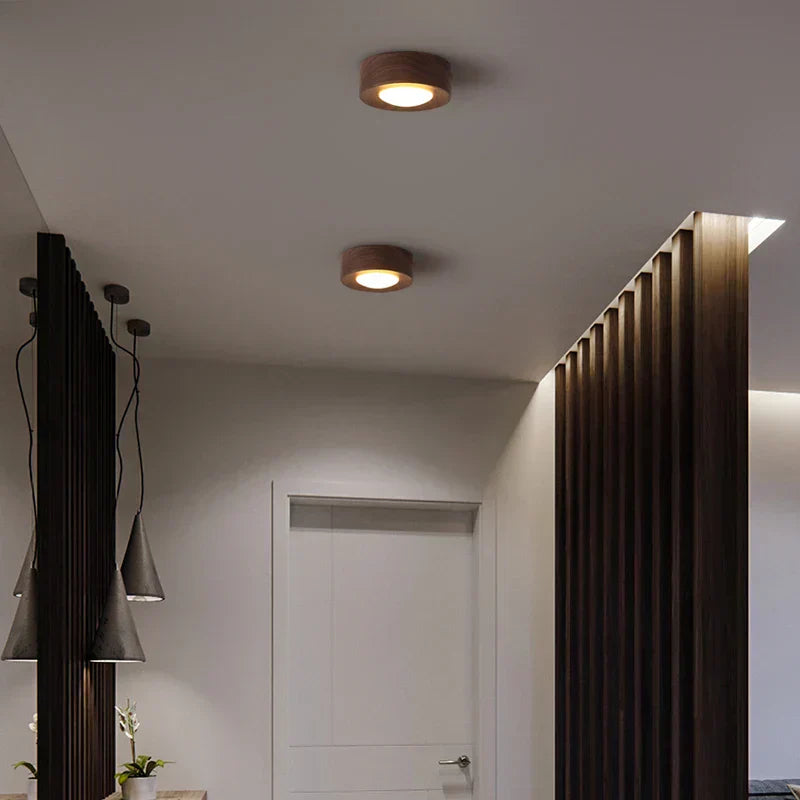 Valnød Loftslampe | LED Teknologi | Håndværkskunst i Træ | Elegante Cirkulære Design | Klar Belysning til Enhver Stue | Energieffektiv og Holdbar | Perfekt til Hyggelige Rum &amp; Interiør